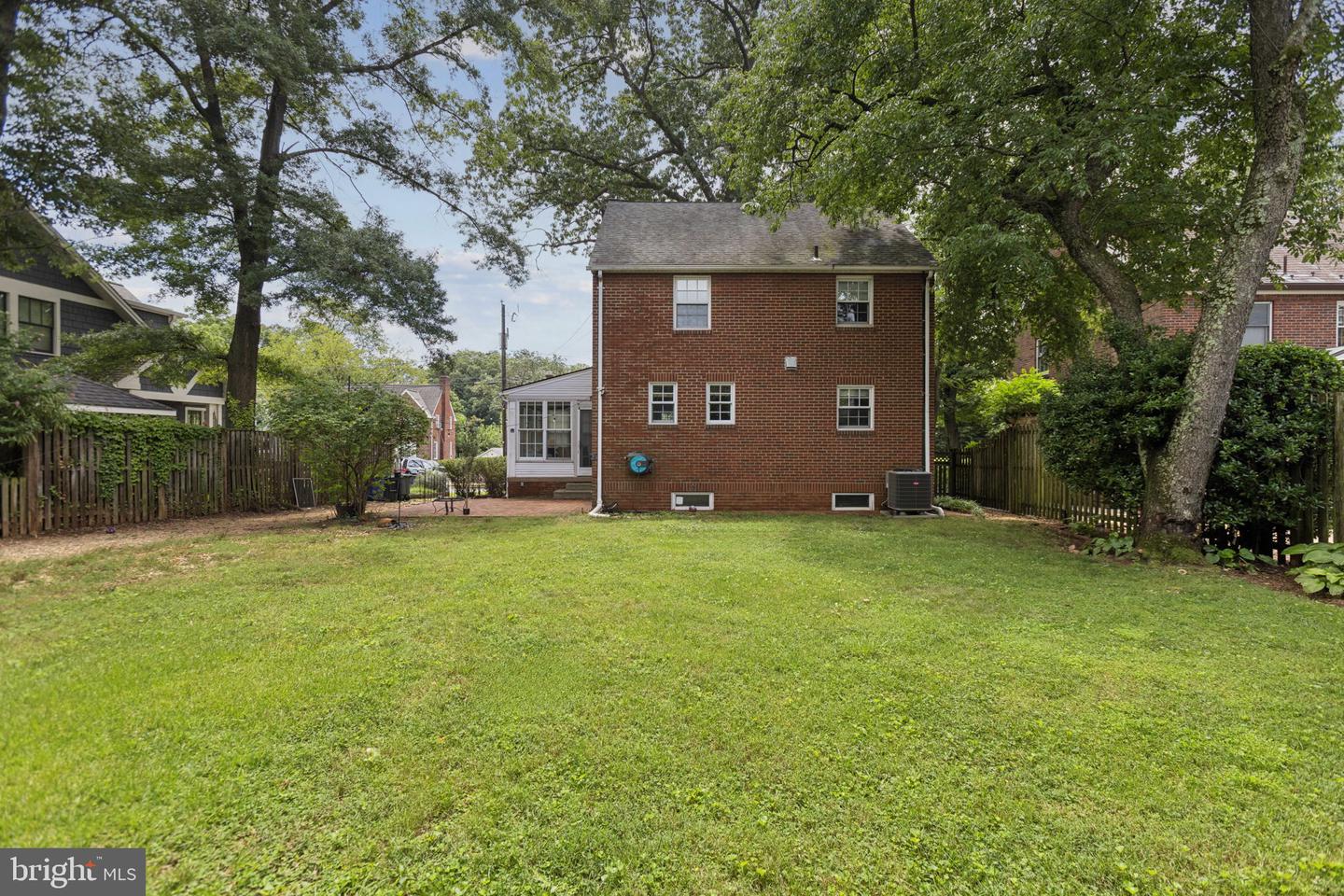 3511 3RD ST N, ARLINGTON, Virginia 22201, 3 Bedrooms Bedrooms, ,1 BathroomBathrooms,Residential,For sale,3511 3RD ST N,VAAR2060640 MLS # VAAR2060640