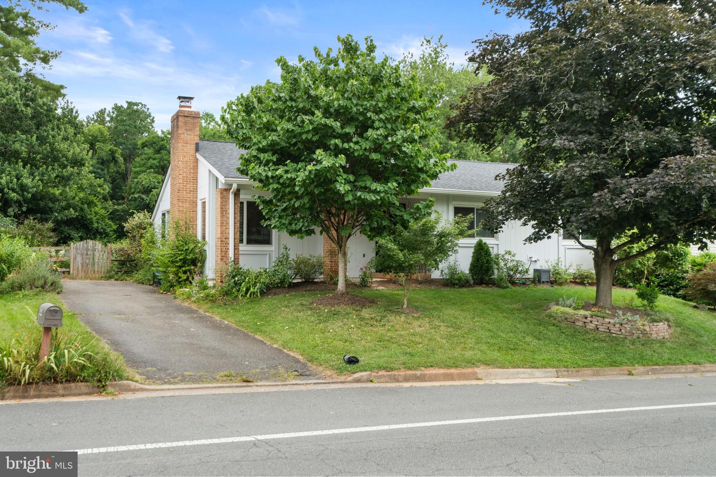 444 SUGARLAND RUN DR, STERLING, Virginia 20164, 3 Bedrooms Bedrooms, ,2 BathroomsBathrooms,Residential,For sale,444 SUGARLAND RUN DR,VALO2102012 MLS # VALO2102012