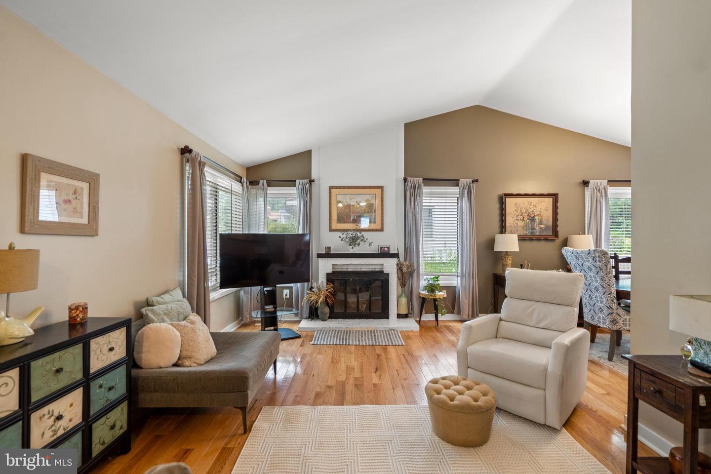444 SUGARLAND RUN DR, STERLING, Virginia 20164, 3 Bedrooms Bedrooms, ,2 BathroomsBathrooms,Residential,For sale,444 SUGARLAND RUN DR,VALO2102012 MLS # VALO2102012