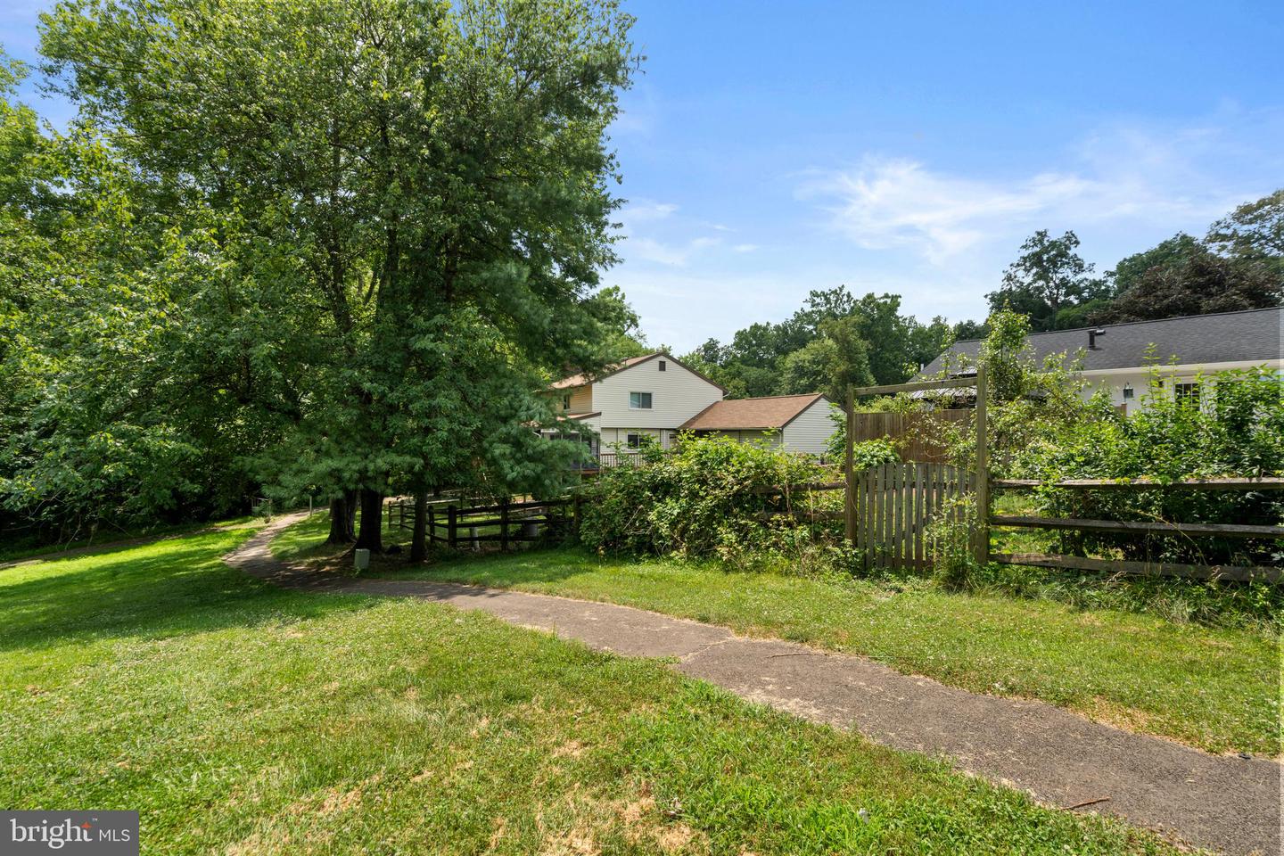 444 SUGARLAND RUN DR, STERLING, Virginia 20164, 3 Bedrooms Bedrooms, ,2 BathroomsBathrooms,Residential,For sale,444 SUGARLAND RUN DR,VALO2102012 MLS # VALO2102012