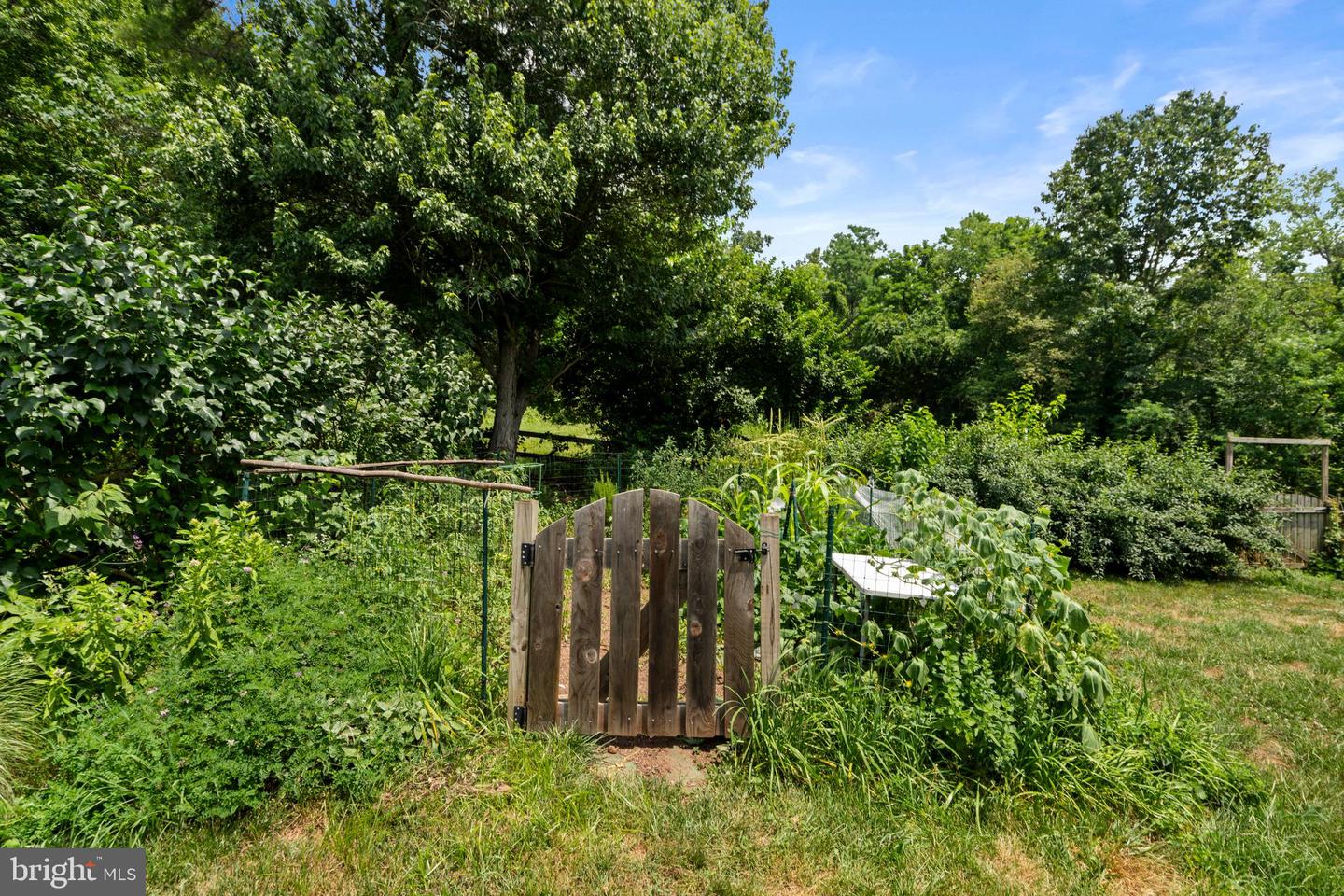 444 SUGARLAND RUN DR, STERLING, Virginia 20164, 3 Bedrooms Bedrooms, ,2 BathroomsBathrooms,Residential,For sale,444 SUGARLAND RUN DR,VALO2102012 MLS # VALO2102012