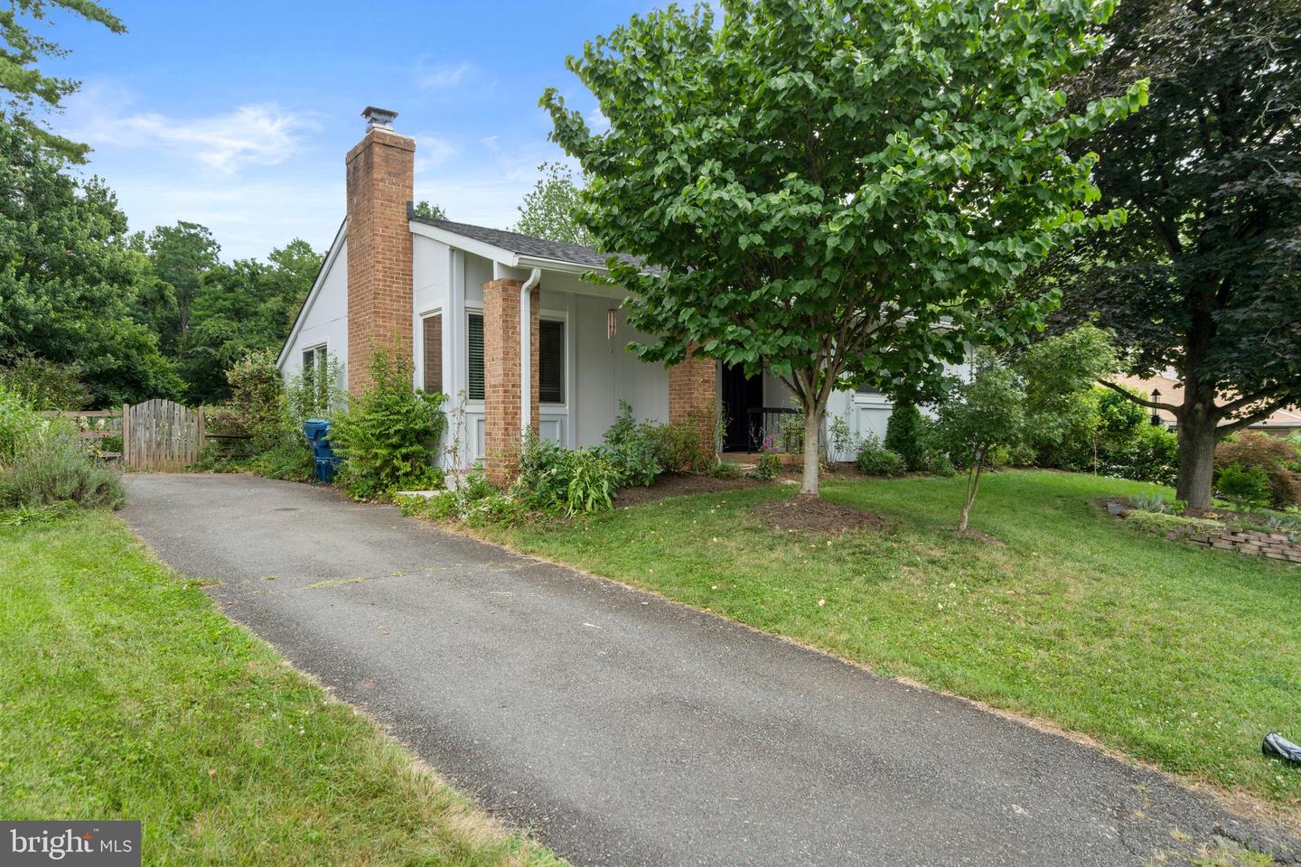 444 SUGARLAND RUN DR, STERLING, Virginia 20164, 3 Bedrooms Bedrooms, ,2 BathroomsBathrooms,Residential,For sale,444 SUGARLAND RUN DR,VALO2102012 MLS # VALO2102012