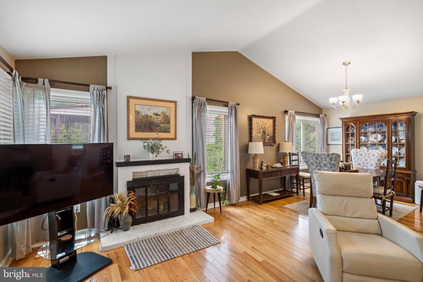 444 SUGARLAND RUN DR, STERLING, Virginia 20164, 3 Bedrooms Bedrooms, ,2 BathroomsBathrooms,Residential,For sale,444 SUGARLAND RUN DR,VALO2102012 MLS # VALO2102012