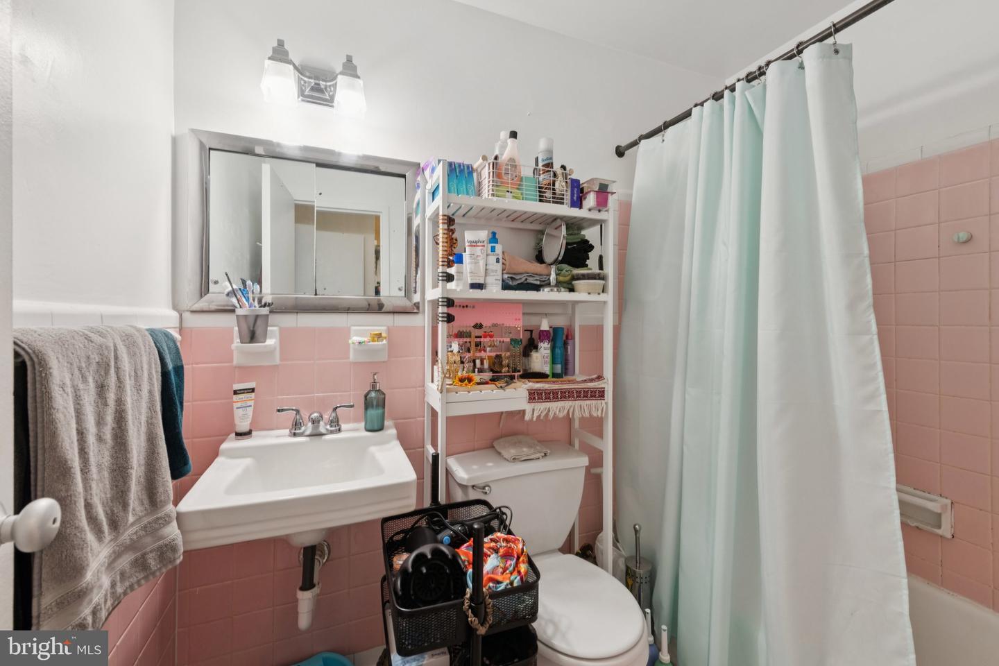 2710 MACOMB ST NW #403, WASHINGTON, District Of Columbia 20008, ,1 BathroomBathrooms,Residential,For sale,2710 MACOMB ST NW #403,DCDC2210152 MLS # DCDC2210152