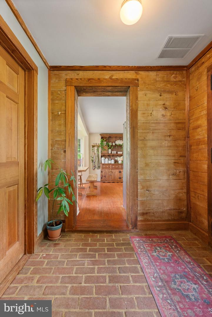 8520 MAIDSTONE RD, DELAPLANE, Virginia 20144, 3 Bedrooms Bedrooms, ,2 BathroomsBathrooms,Residential,For sale,8520 MAIDSTONE RD,VAFQ2017432 MLS # VAFQ2017432