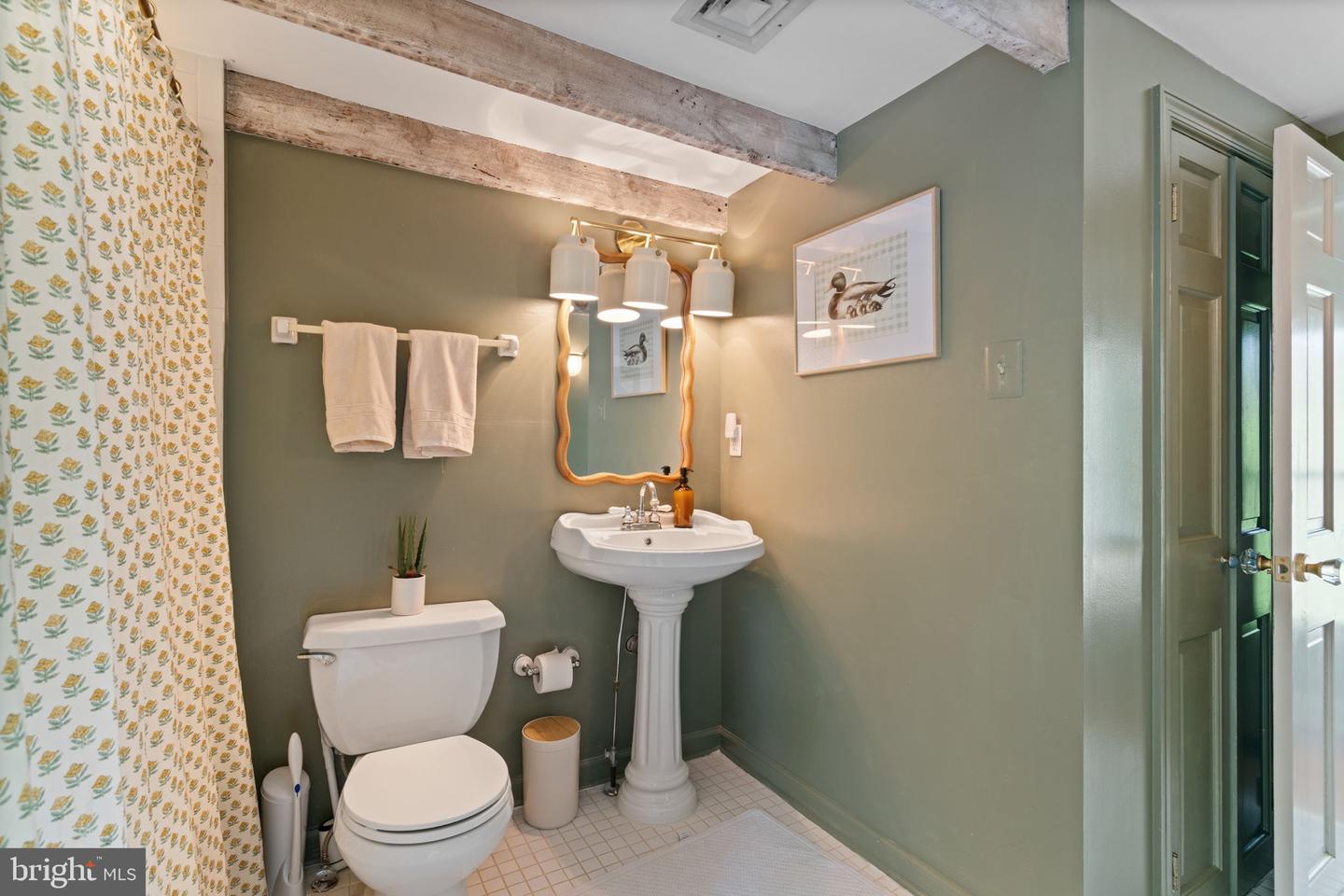 8520 MAIDSTONE RD, DELAPLANE, Virginia 20144, 3 Bedrooms Bedrooms, ,2 BathroomsBathrooms,Residential,For sale,8520 MAIDSTONE RD,VAFQ2017432 MLS # VAFQ2017432