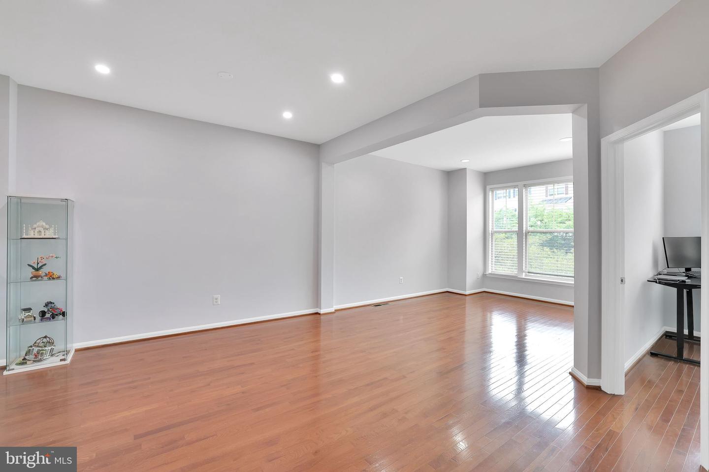 42712 OGILVIE SQ, ASHBURN, Virginia 20148, 4 Bedrooms Bedrooms, ,3 BathroomsBathrooms,Residential,For sale,42712 OGILVIE SQ,VALO2102054 MLS # VALO2102054