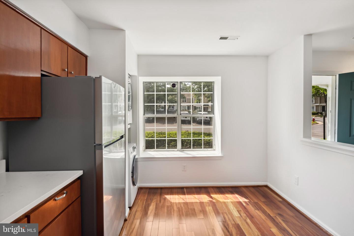 258 COVENTRY SQ, STERLING, Virginia 20164, 2 Bedrooms Bedrooms, ,1 BathroomBathrooms,Residential,For sale,258 COVENTRY SQ,VALO2102058 MLS # VALO2102058