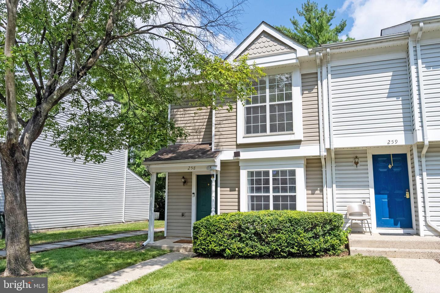 258 COVENTRY SQ, STERLING, Virginia 20164, 2 Bedrooms Bedrooms, ,1 BathroomBathrooms,Residential,For sale,258 COVENTRY SQ,VALO2102058 MLS # VALO2102058