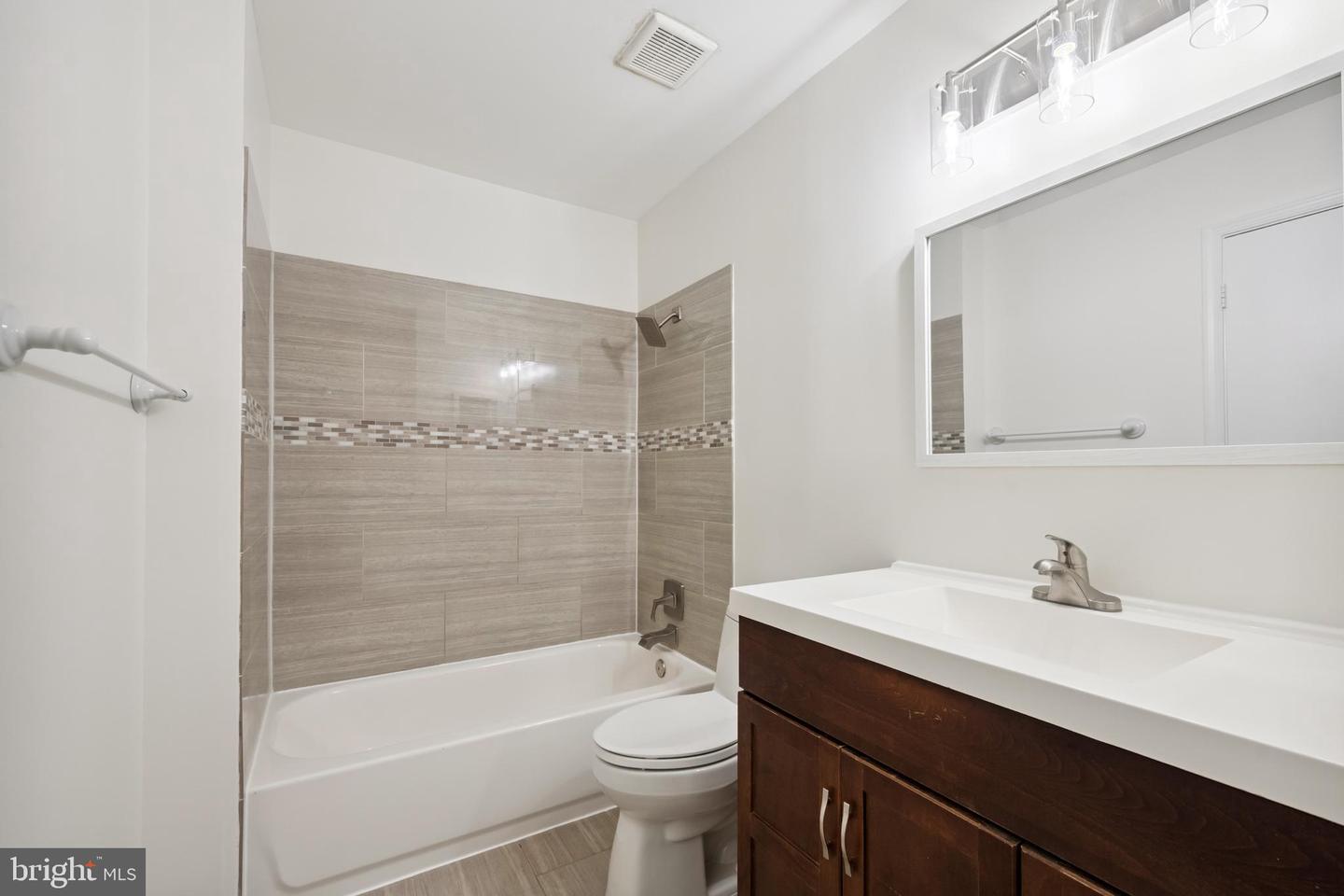 258 COVENTRY SQ, STERLING, Virginia 20164, 2 Bedrooms Bedrooms, ,1 BathroomBathrooms,Residential,For sale,258 COVENTRY SQ,VALO2102058 MLS # VALO2102058
