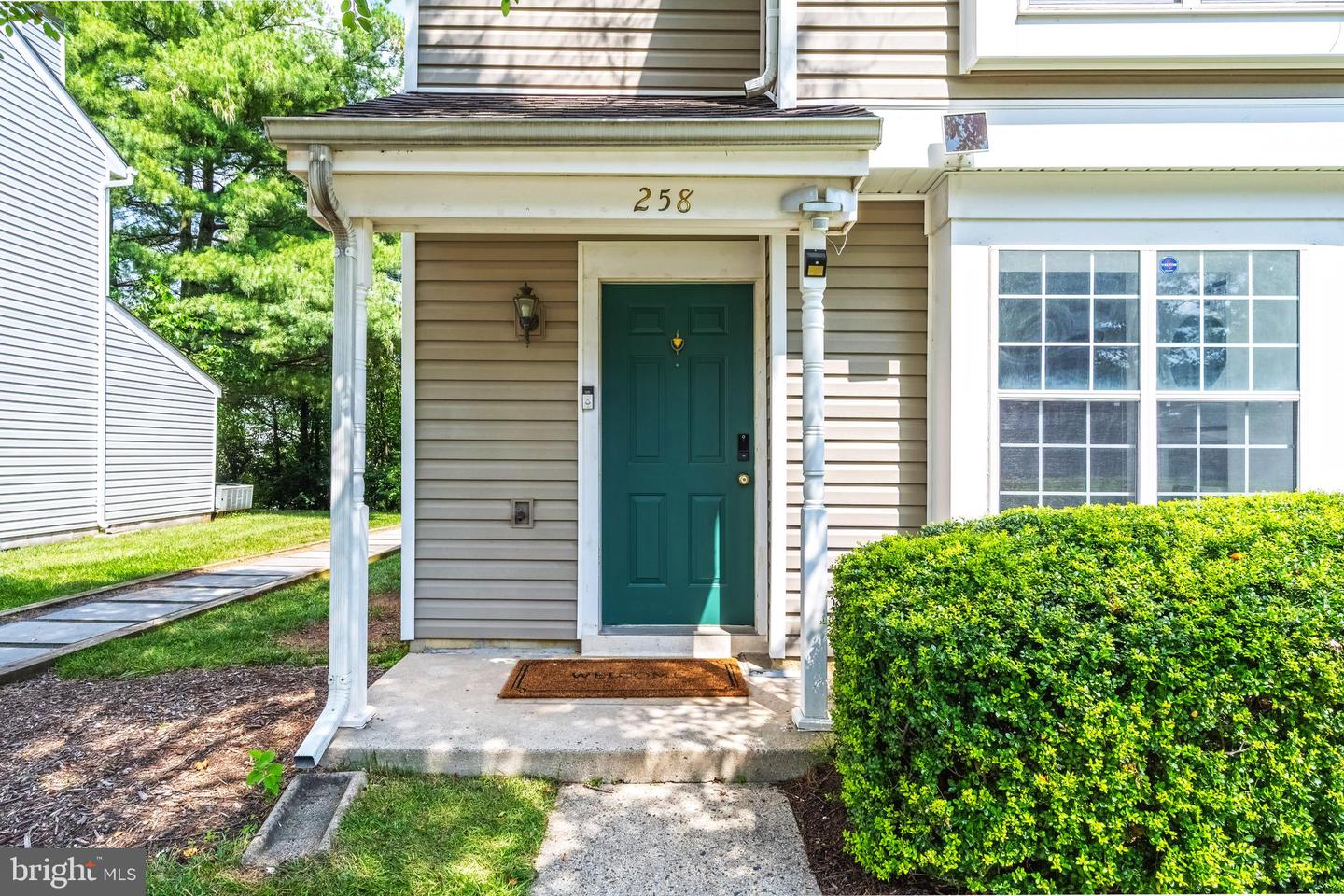 258 COVENTRY SQ, STERLING, Virginia 20164, 2 Bedrooms Bedrooms, ,1 BathroomBathrooms,Residential,For sale,258 COVENTRY SQ,VALO2102058 MLS # VALO2102058