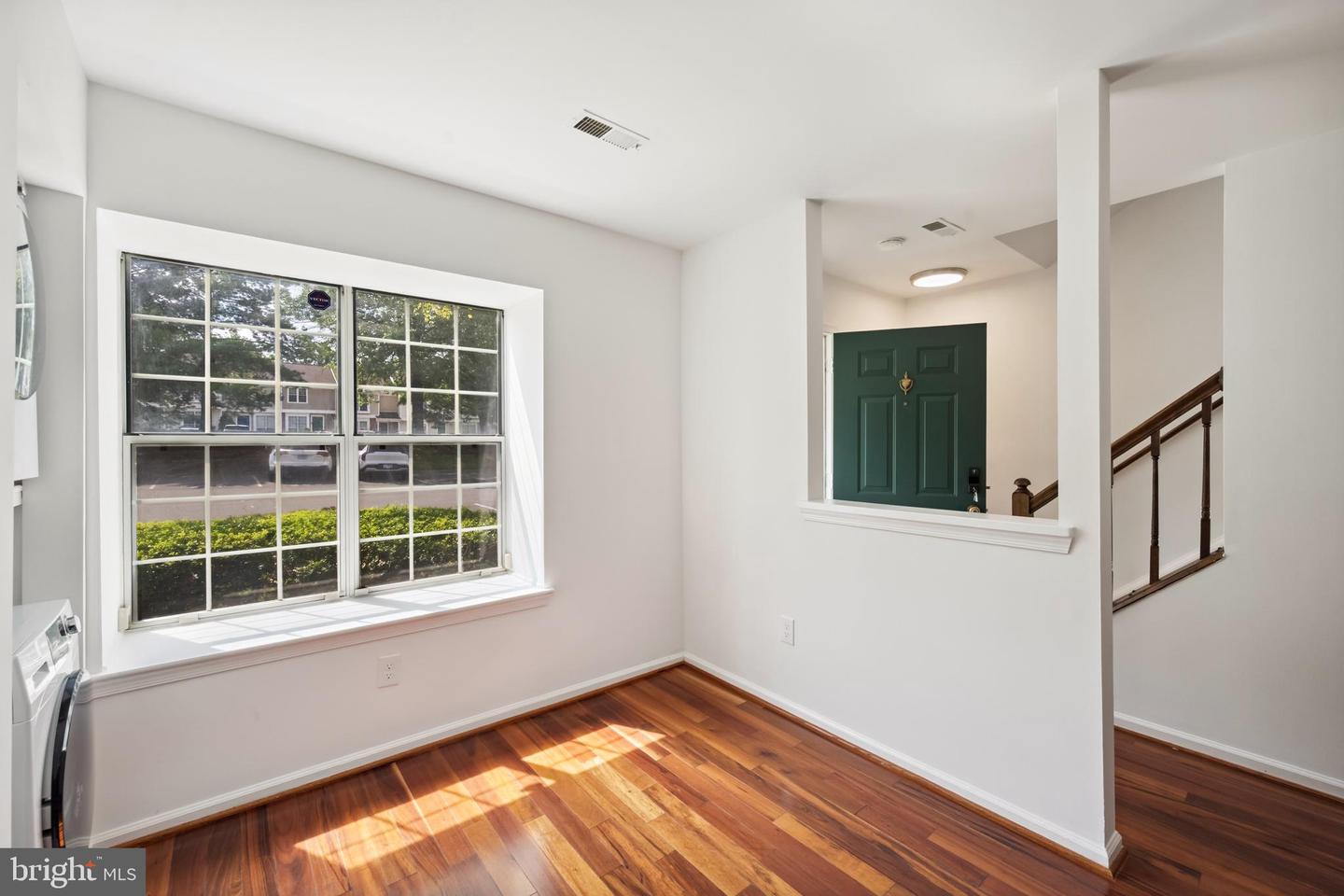 258 COVENTRY SQ, STERLING, Virginia 20164, 2 Bedrooms Bedrooms, ,1 BathroomBathrooms,Residential,For sale,258 COVENTRY SQ,VALO2102058 MLS # VALO2102058