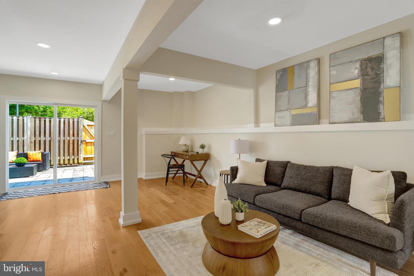 310 S ALFRED ST, ALEXANDRIA, Virginia 22314, 4 Bedrooms Bedrooms, ,3 BathroomsBathrooms,Residential,For sale,310 S ALFRED ST,VAAX2047462 MLS # VAAX2047462