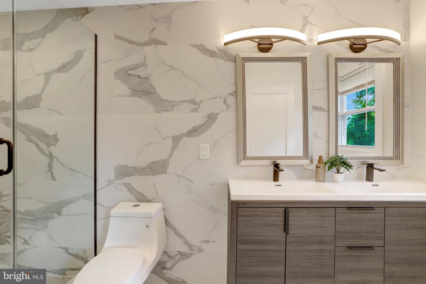 310 S ALFRED ST, ALEXANDRIA, Virginia 22314, 4 Bedrooms Bedrooms, ,3 BathroomsBathrooms,Residential,For sale,310 S ALFRED ST,VAAX2047462 MLS # VAAX2047462