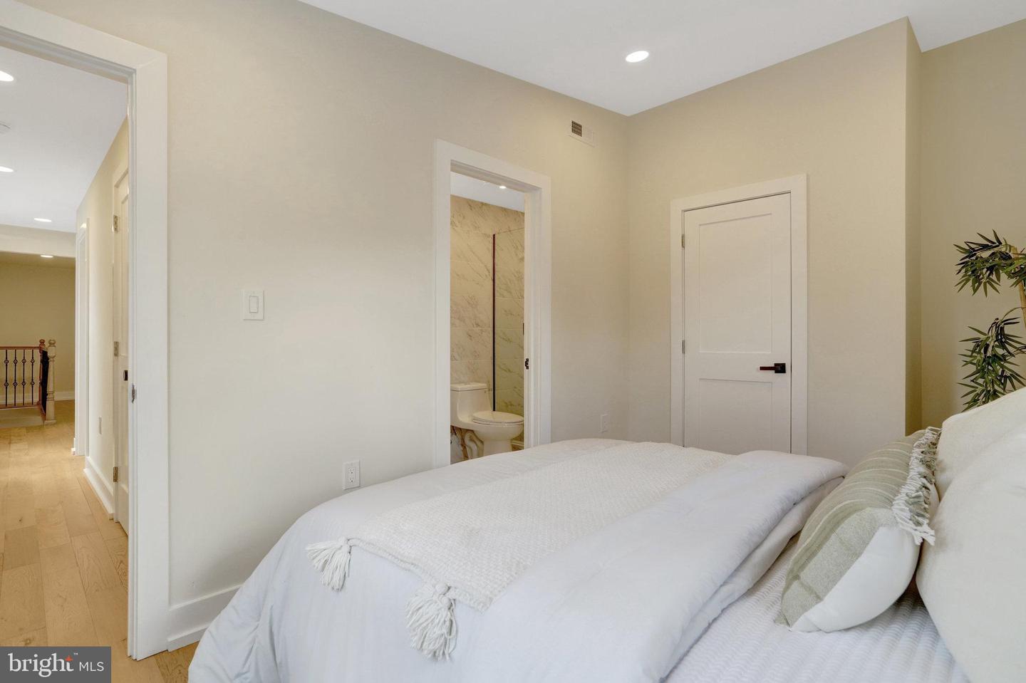 310 S ALFRED ST, ALEXANDRIA, Virginia 22314, 4 Bedrooms Bedrooms, ,3 BathroomsBathrooms,Residential,For sale,310 S ALFRED ST,VAAX2047462 MLS # VAAX2047462