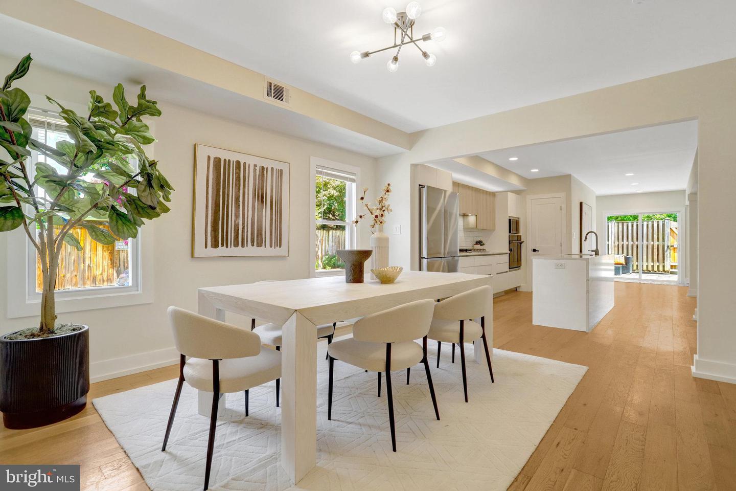 310 S ALFRED ST, ALEXANDRIA, Virginia 22314, 4 Bedrooms Bedrooms, ,3 BathroomsBathrooms,Residential,For sale,310 S ALFRED ST,VAAX2047462 MLS # VAAX2047462