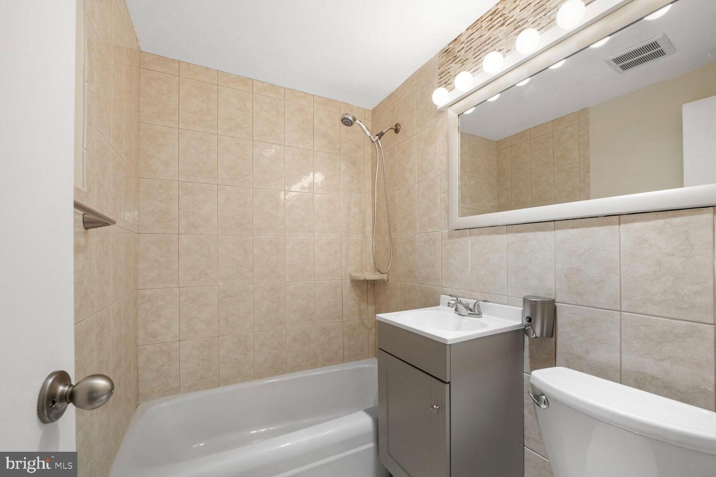 4600 DUKE ST #719, ALEXANDRIA, Virginia 22304, 3 Bedrooms Bedrooms, ,2 BathroomsBathrooms,Residential,For sale,4600 DUKE ST #719,VAAX2047466 MLS # VAAX2047466