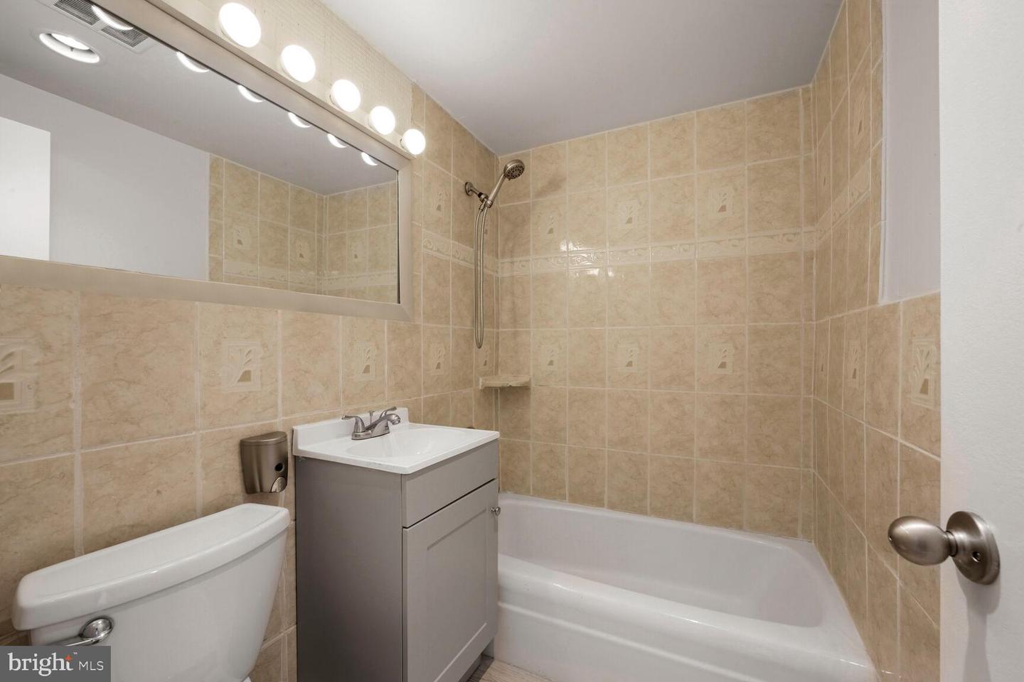4600 DUKE ST #719, ALEXANDRIA, Virginia 22304, 3 Bedrooms Bedrooms, ,2 BathroomsBathrooms,Residential,For sale,4600 DUKE ST #719,VAAX2047466 MLS # VAAX2047466