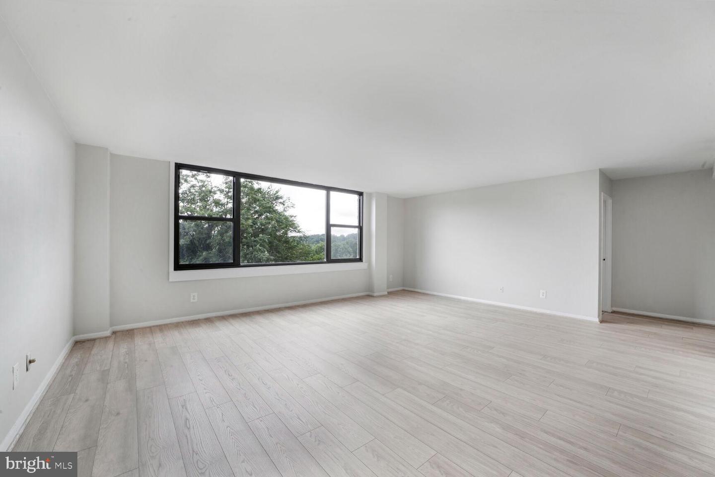 4600 DUKE ST #719, ALEXANDRIA, Virginia 22304, 3 Bedrooms Bedrooms, ,2 BathroomsBathrooms,Residential,For sale,4600 DUKE ST #719,VAAX2047466 MLS # VAAX2047466
