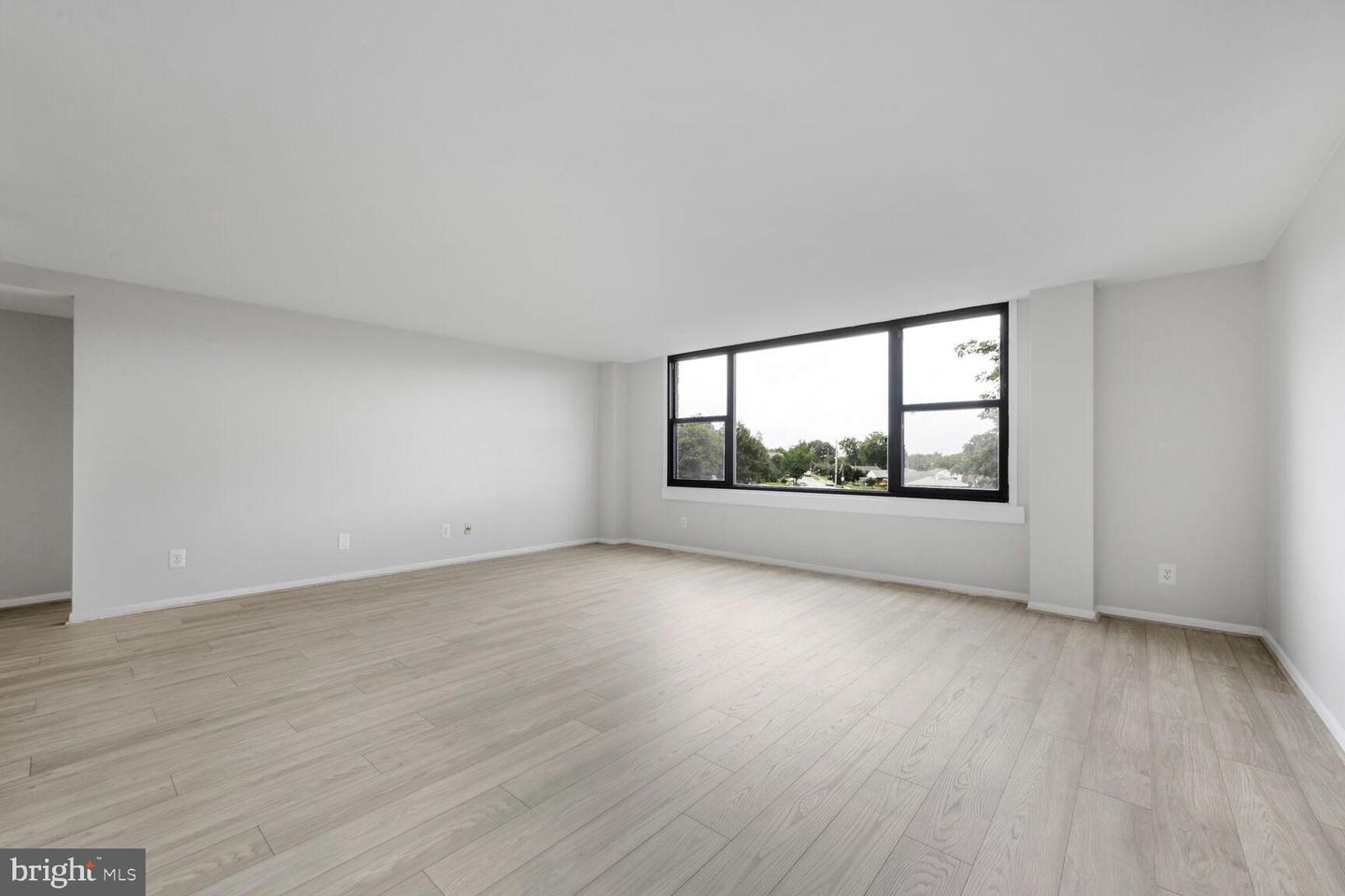 4600 DUKE ST #719, ALEXANDRIA, Virginia 22304, 3 Bedrooms Bedrooms, ,2 BathroomsBathrooms,Residential,For sale,4600 DUKE ST #719,VAAX2047466 MLS # VAAX2047466