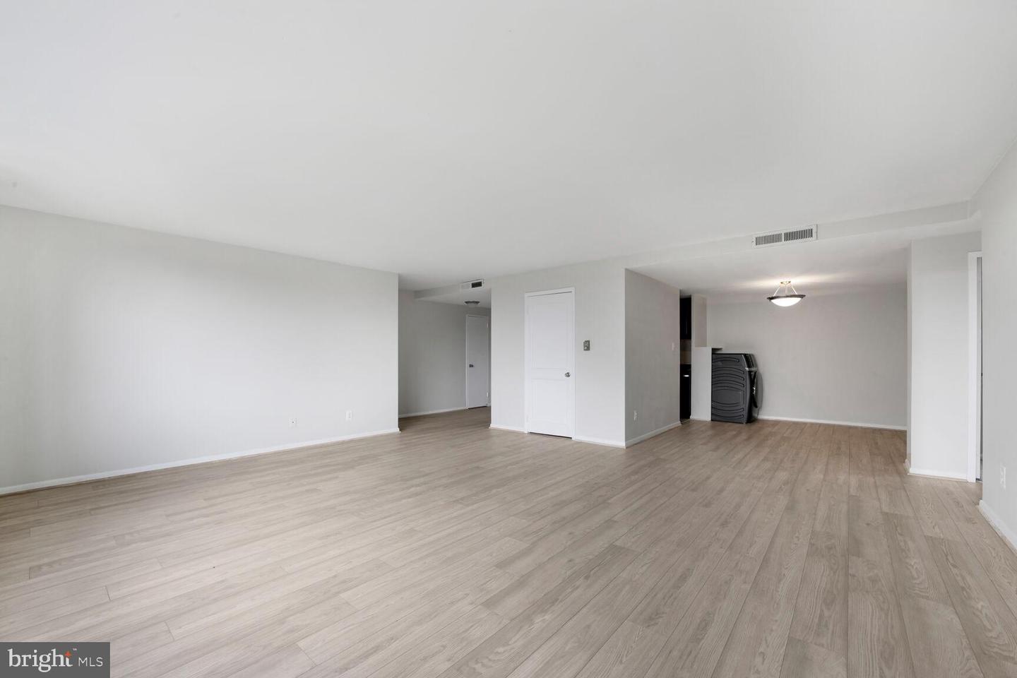 4600 DUKE ST #719, ALEXANDRIA, Virginia 22304, 3 Bedrooms Bedrooms, ,2 BathroomsBathrooms,Residential,For sale,4600 DUKE ST #719,VAAX2047466 MLS # VAAX2047466
