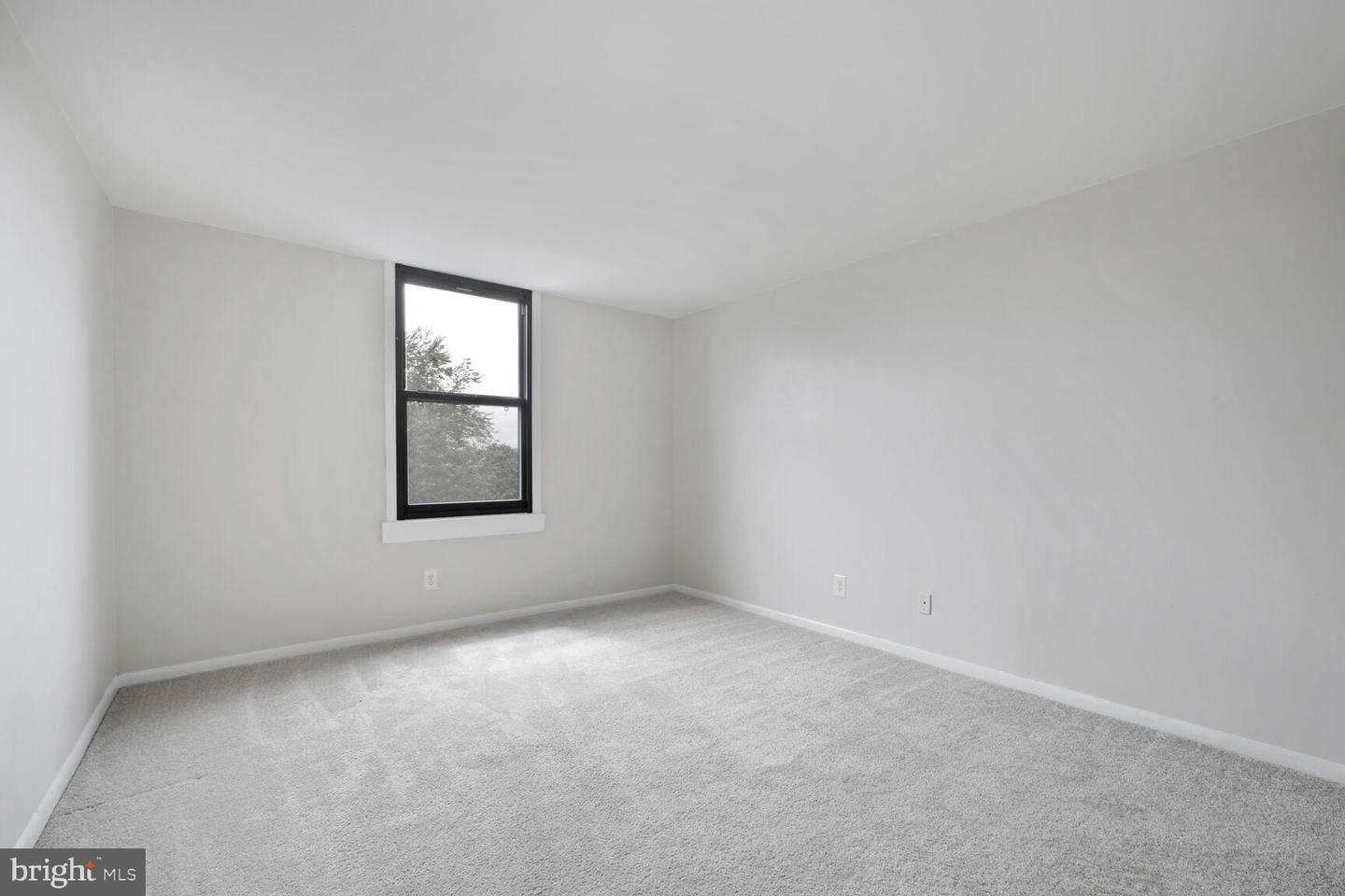 4600 DUKE ST #719, ALEXANDRIA, Virginia 22304, 3 Bedrooms Bedrooms, ,2 BathroomsBathrooms,Residential,For sale,4600 DUKE ST #719,VAAX2047466 MLS # VAAX2047466