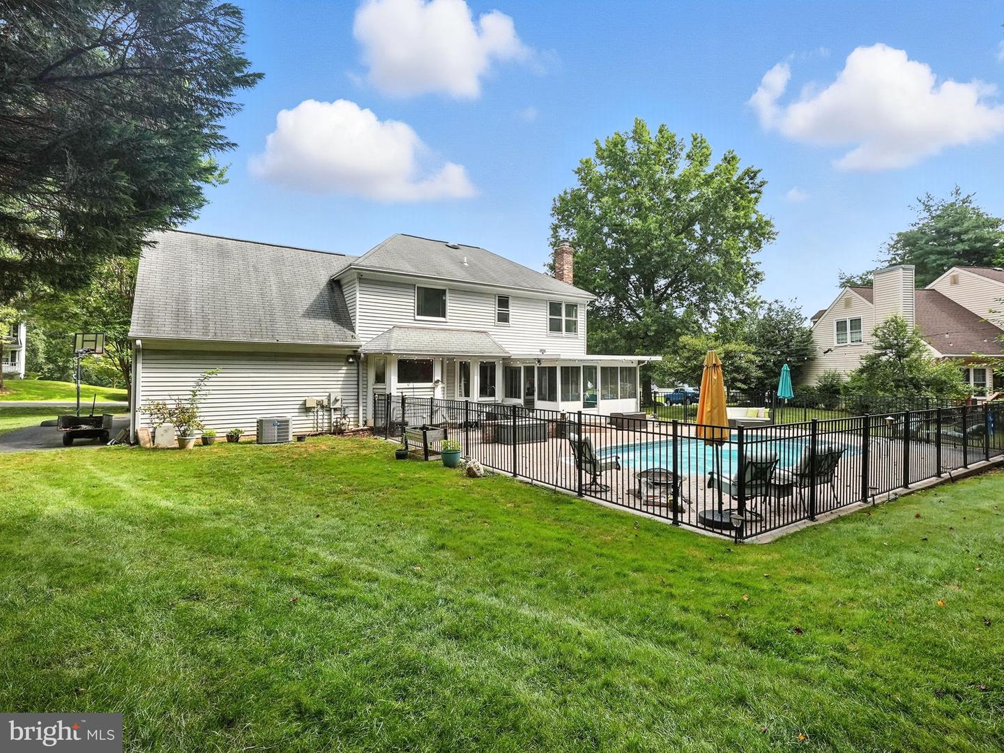 15055 GREENMOUNT DR, WOODBRIDGE, Virginia 22193, 4 Bedrooms Bedrooms, ,3 BathroomsBathrooms,Residential,For sale,15055 GREENMOUNT DR,VAPW2099182 MLS # VAPW2099182