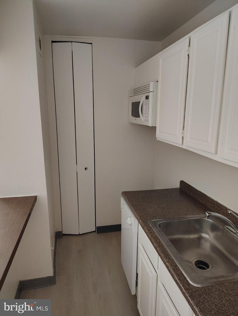 1260 NW 21ST ST NW #210, WASHINGTON, District Of Columbia 20036, 3 Rooms Rooms,1 BathroomBathrooms,Residential,For sale,1260 NW 21ST ST NW #210,DCDC2210344 MLS # DCDC2210344