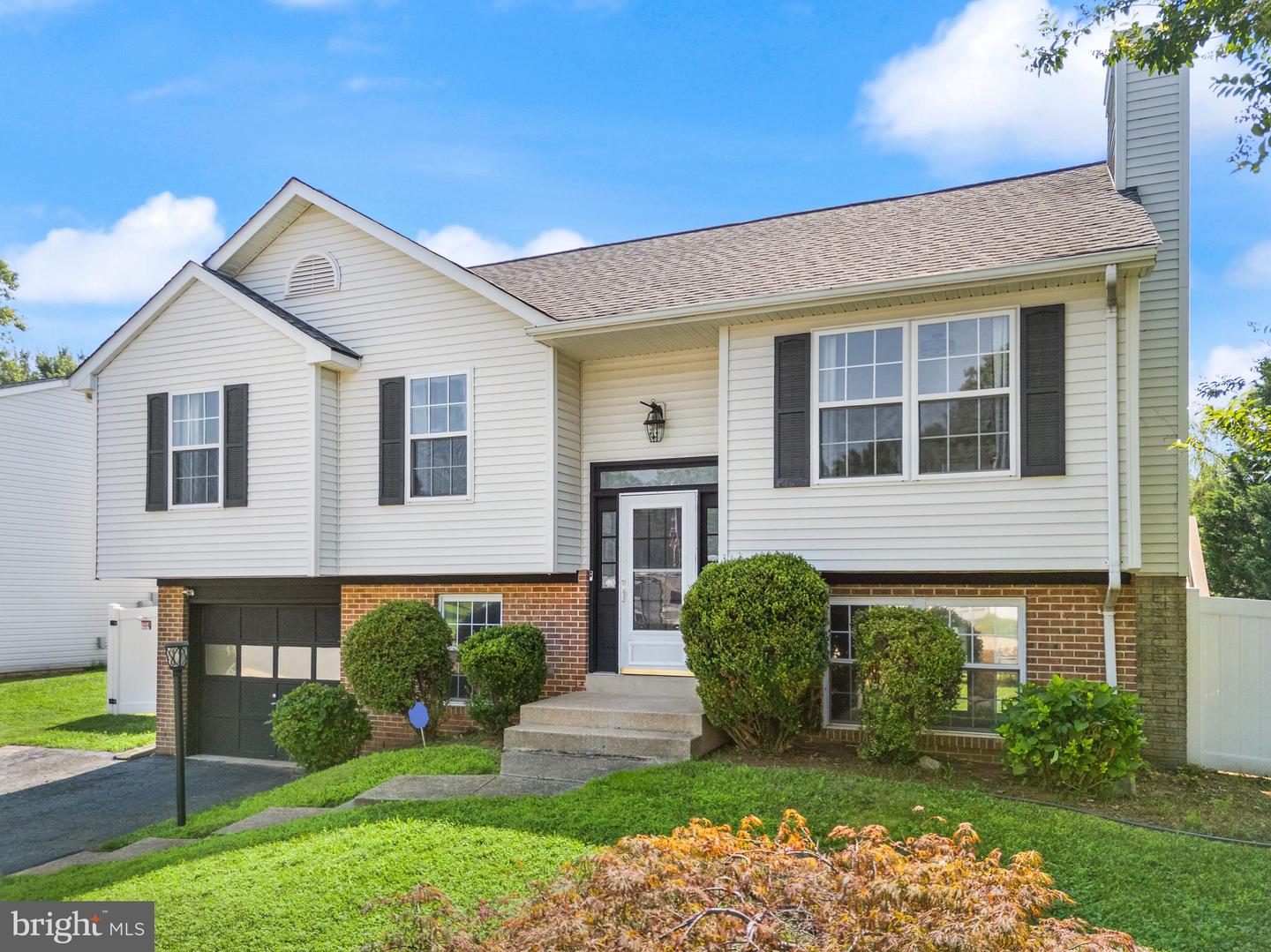 5837 RIVERSIDE DR, WOODBRIDGE, Virginia 22193, 4 Bedrooms Bedrooms, ,3 BathroomsBathrooms,Residential,For sale,5837 RIVERSIDE DR,VAPW2099204 MLS # VAPW2099204