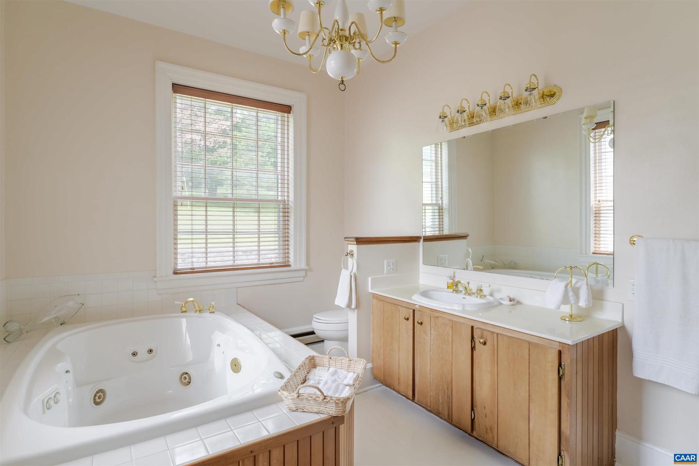 610 NEW HOPE RD, STAUNTON, Virginia 24401, 6 Bedrooms Bedrooms, ,4 BathroomsBathrooms,Residential,For sale,610 NEW HOPE RD,666789 MLS # 666789
