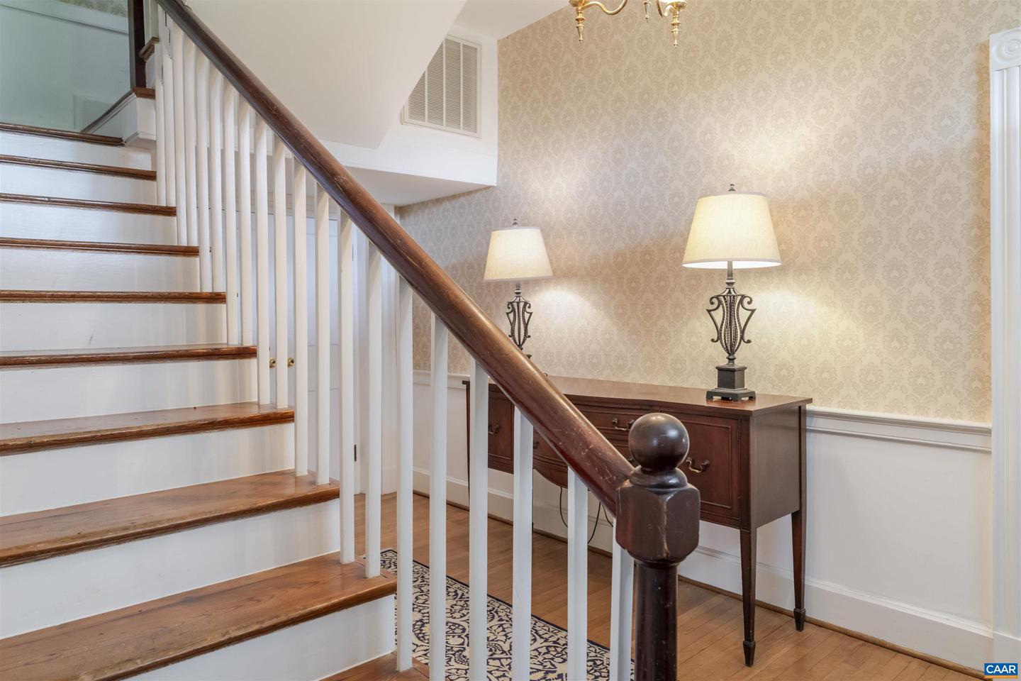 610 NEW HOPE RD, STAUNTON, Virginia 24401, 6 Bedrooms Bedrooms, ,4 BathroomsBathrooms,Residential,For sale,610 NEW HOPE RD,666789 MLS # 666789