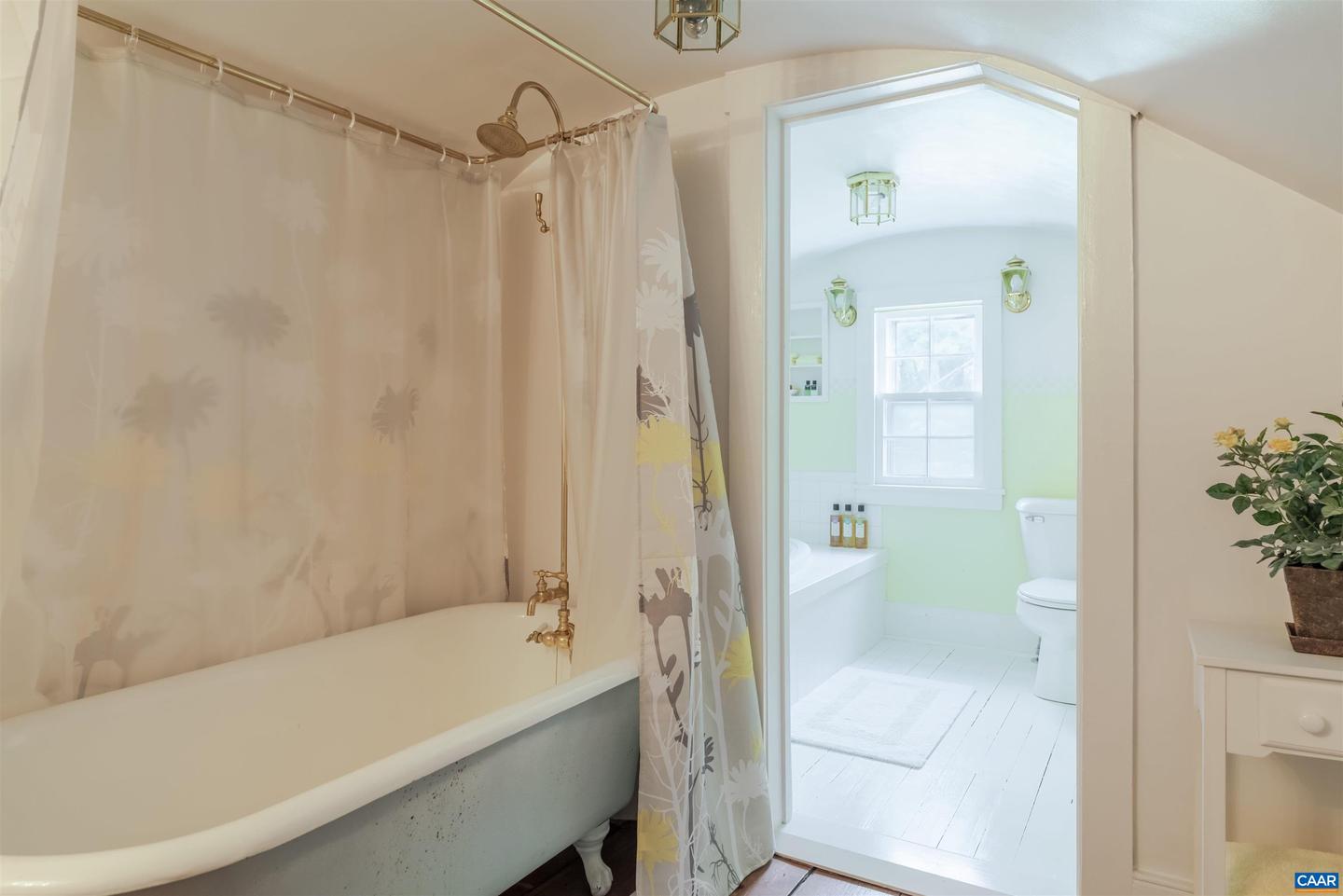610 NEW HOPE RD, STAUNTON, Virginia 24401, 6 Bedrooms Bedrooms, ,4 BathroomsBathrooms,Residential,For sale,610 NEW HOPE RD,666789 MLS # 666789