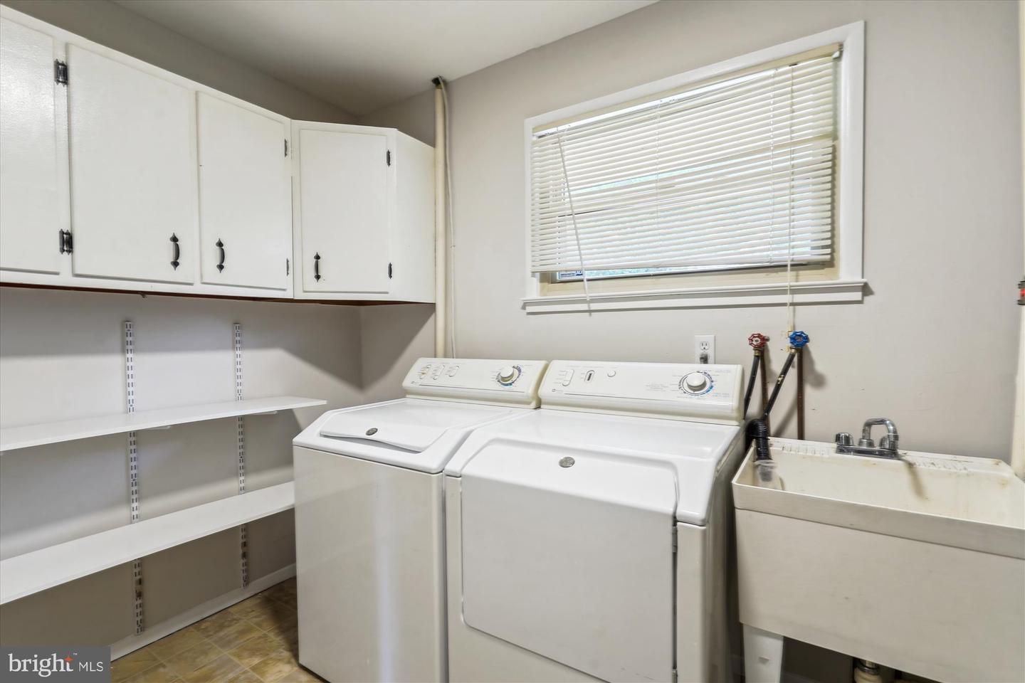 5309 JUXON PL, SPRINGFIELD, Virginia 22151, 3 Bedrooms Bedrooms, ,2 BathroomsBathrooms,Residential,For sale,5309 JUXON PL,VAFX2255796 MLS # VAFX2255796