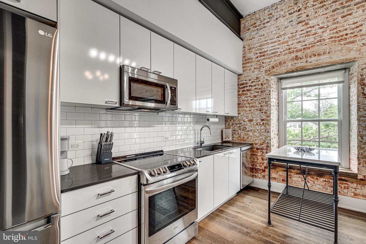 515 N WASHINGTON ST #304, ALEXANDRIA, Virginia 22314, ,1 BathroomBathrooms,Residential,For sale,515 N WASHINGTON ST #304,VAAX2047488 MLS # VAAX2047488