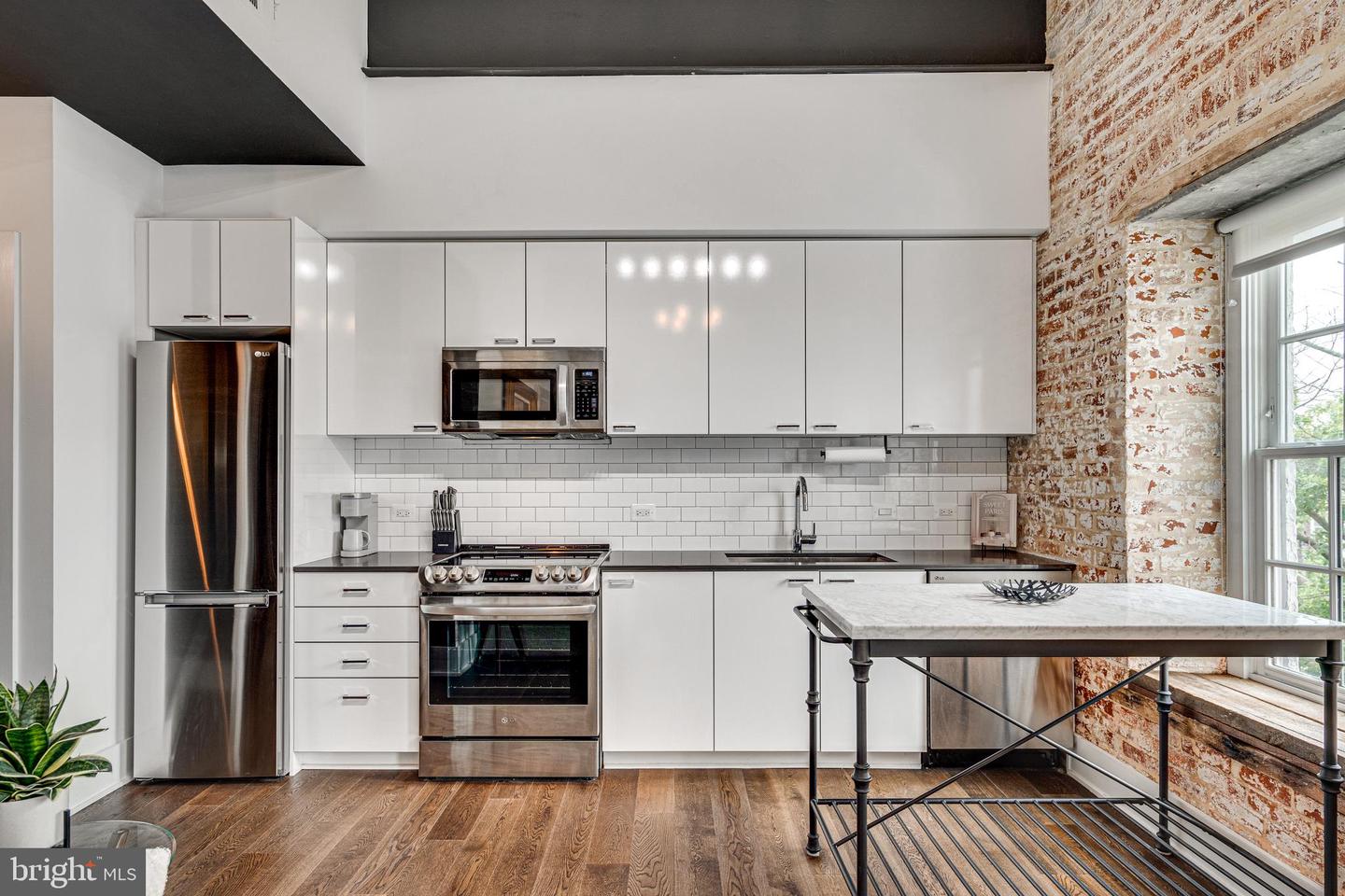 515 N WASHINGTON ST #304, ALEXANDRIA, Virginia 22314, ,1 BathroomBathrooms,Residential,For sale,515 N WASHINGTON ST #304,VAAX2047488 MLS # VAAX2047488