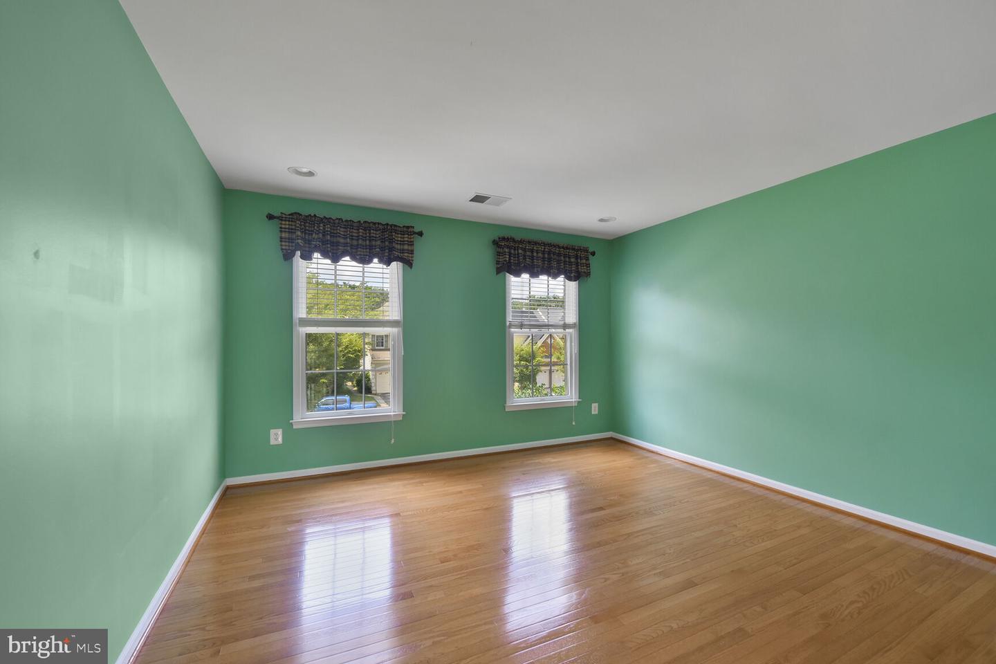 25944 DONOVAN DR, CHANTILLY, Virginia 20152, 5 Bedrooms Bedrooms, ,3 BathroomsBathrooms,Residential,For sale,25944 DONOVAN DR,VALO2102118 MLS # VALO2102118