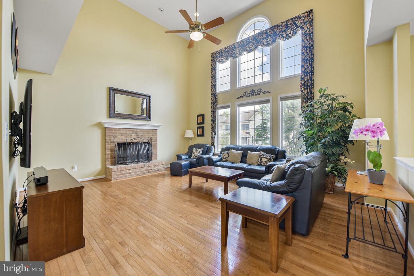 25944 DONOVAN DR, CHANTILLY, Virginia 20152, 5 Bedrooms Bedrooms, ,3 BathroomsBathrooms,Residential,For sale,25944 DONOVAN DR,VALO2102118 MLS # VALO2102118