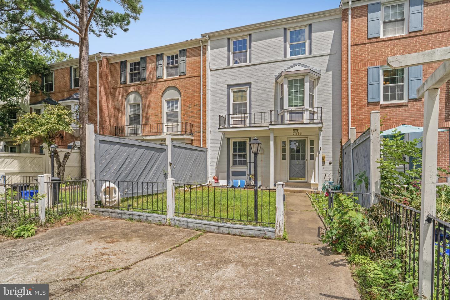 7916 CENTRAL PARK CIR, ALEXANDRIA, Virginia 22309, 4 Bedrooms Bedrooms, ,2 BathroomsBathrooms,Residential,For sale,7916 CENTRAL PARK CIR,VAFX2255472 MLS # VAFX2255472