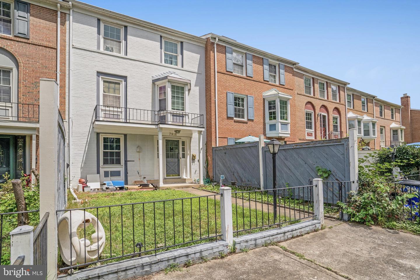 7916 CENTRAL PARK CIR, ALEXANDRIA, Virginia 22309, 4 Bedrooms Bedrooms, ,2 BathroomsBathrooms,Residential,For sale,7916 CENTRAL PARK CIR,VAFX2255472 MLS # VAFX2255472