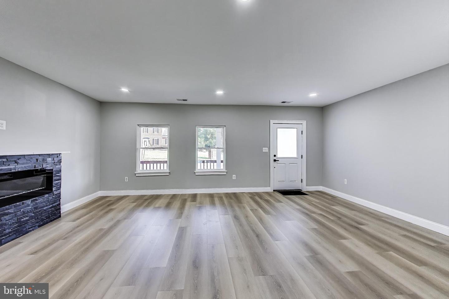 1008 LAFAYETTE BLVD, FREDERICKSBURG, Virginia 22401, 4 Bedrooms Bedrooms, ,2 BathroomsBathrooms,Residential,For sale,1008 LAFAYETTE BLVD,VAFB2008580 MLS # VAFB2008580