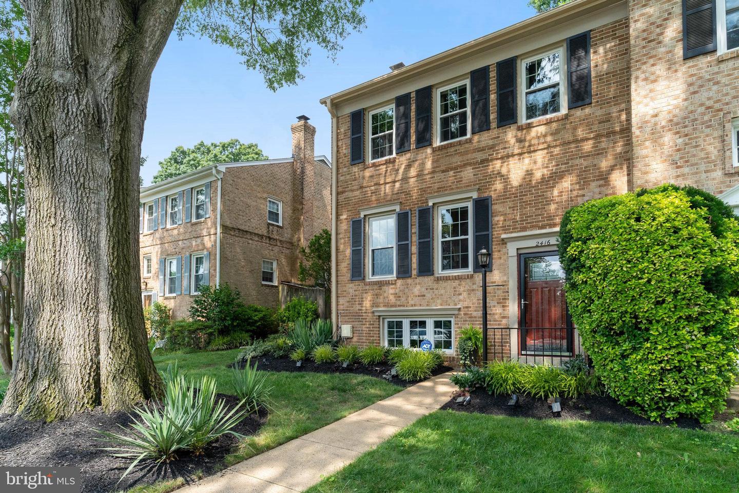 2416 FALLS PLACE CT, FALLS CHURCH, Virginia 22043, 3 Bedrooms Bedrooms, ,2 BathroomsBathrooms,Residential,For sale,2416 FALLS PLACE CT,VAFX2255510 MLS # VAFX2255510