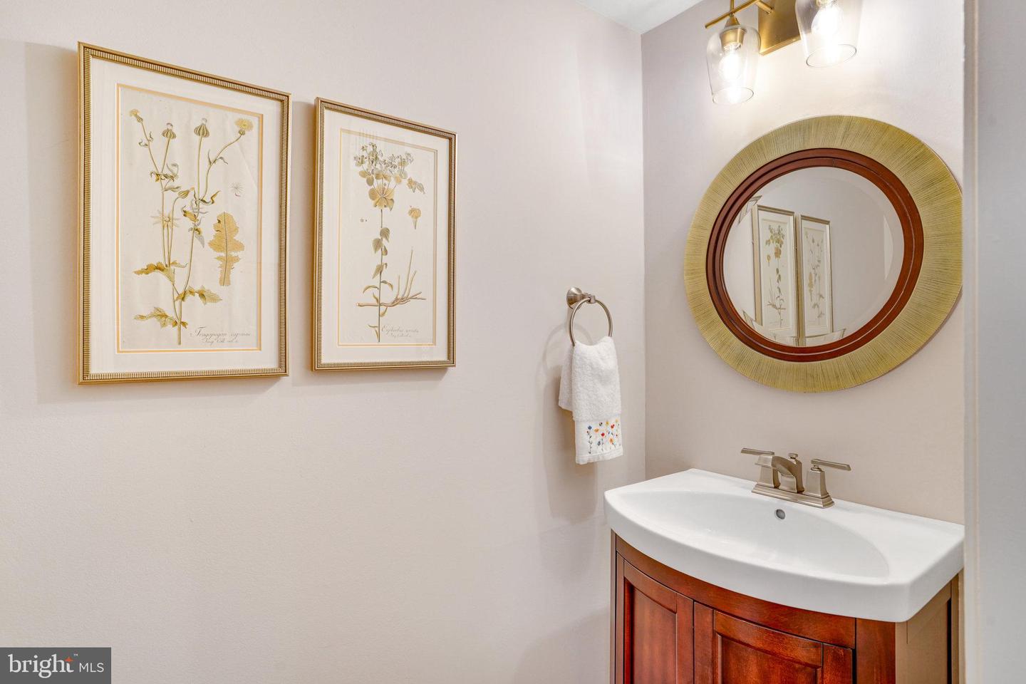 2416 FALLS PLACE CT, FALLS CHURCH, Virginia 22043, 3 Bedrooms Bedrooms, ,2 BathroomsBathrooms,Residential,For sale,2416 FALLS PLACE CT,VAFX2255510 MLS # VAFX2255510