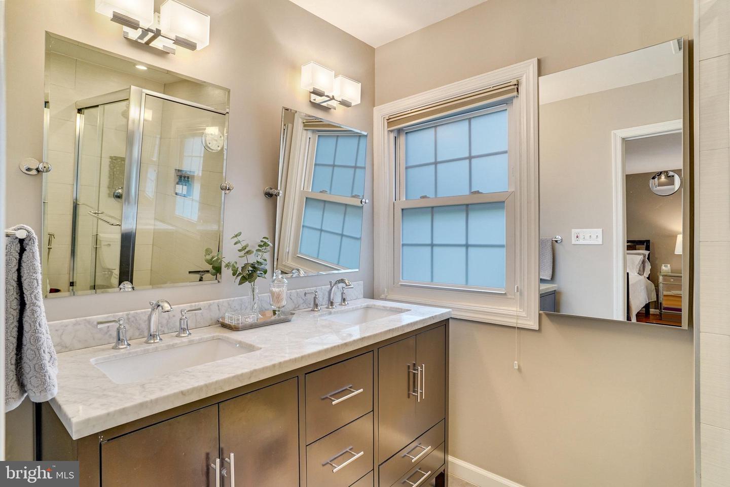 2416 FALLS PLACE CT, FALLS CHURCH, Virginia 22043, 3 Bedrooms Bedrooms, ,2 BathroomsBathrooms,Residential,For sale,2416 FALLS PLACE CT,VAFX2255510 MLS # VAFX2255510