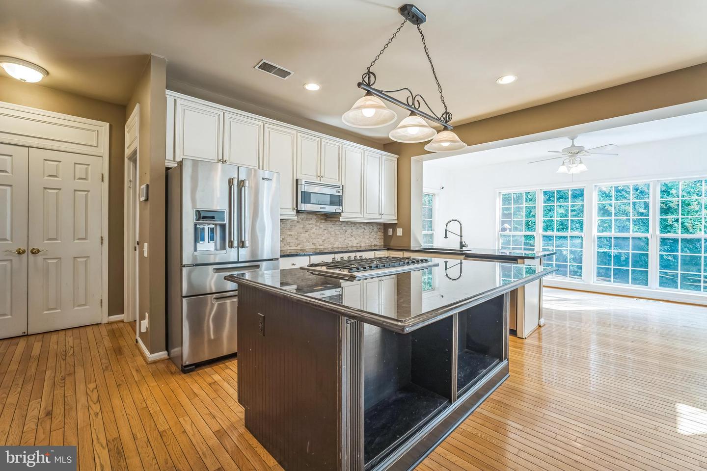 7690 VISIONARY CT, MANASSAS, Virginia 20112, 5 Bedrooms Bedrooms, ,4 BathroomsBathrooms,Residential,For sale,7690 VISIONARY CT,VAPW2099250 MLS # VAPW2099250