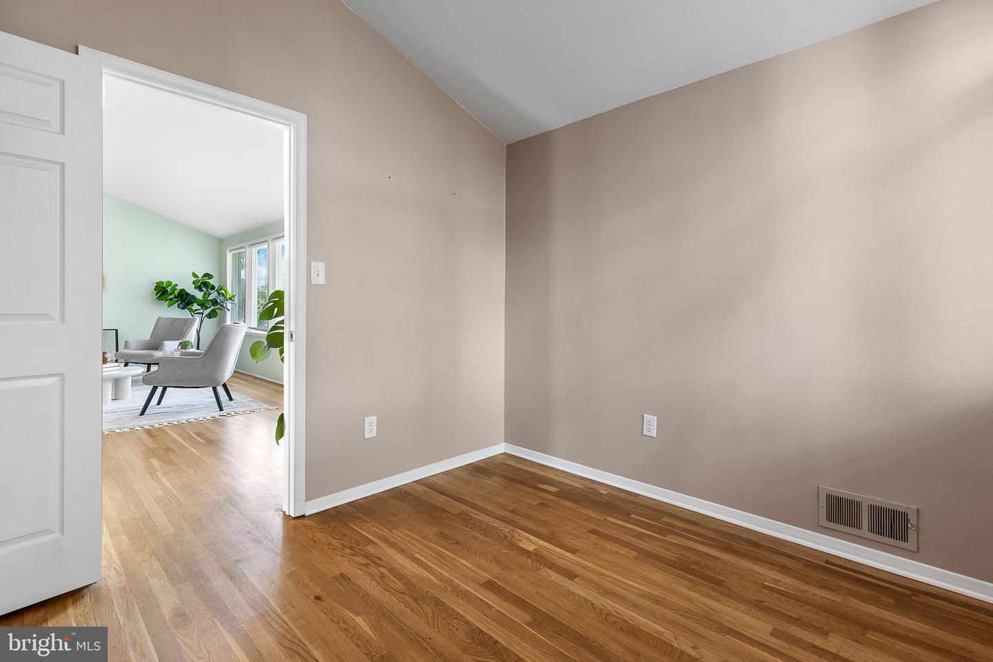 5608 ETON CT, ALEXANDRIA, Virginia 22312, 3 Bedrooms Bedrooms, ,1 BathroomBathrooms,Residential,For sale,5608 ETON CT,VAFX2255580 MLS # VAFX2255580