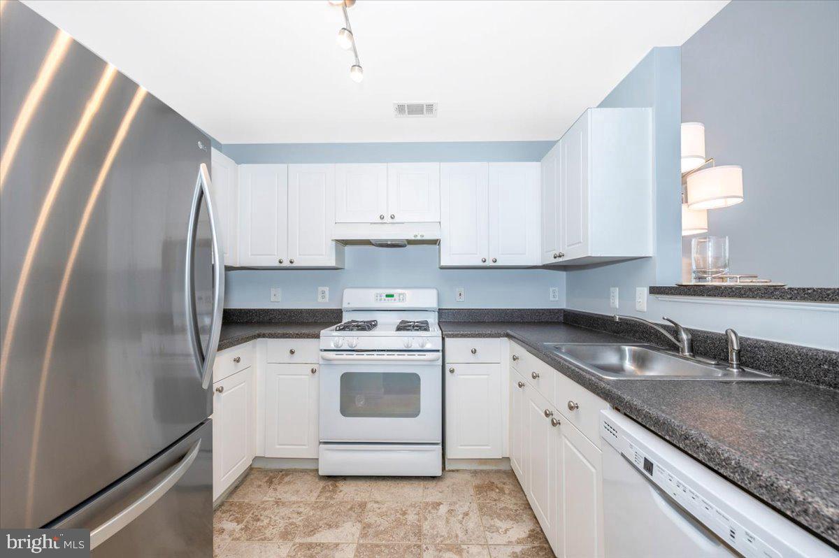 3851 ARISTOTLE CT #1-418, FAIRFAX, Virginia 22030, 1 Bedroom Bedrooms, ,1 BathroomBathrooms,Residential,For sale,3851 ARISTOTLE CT #1-418,VAFX2255592 MLS # VAFX2255592