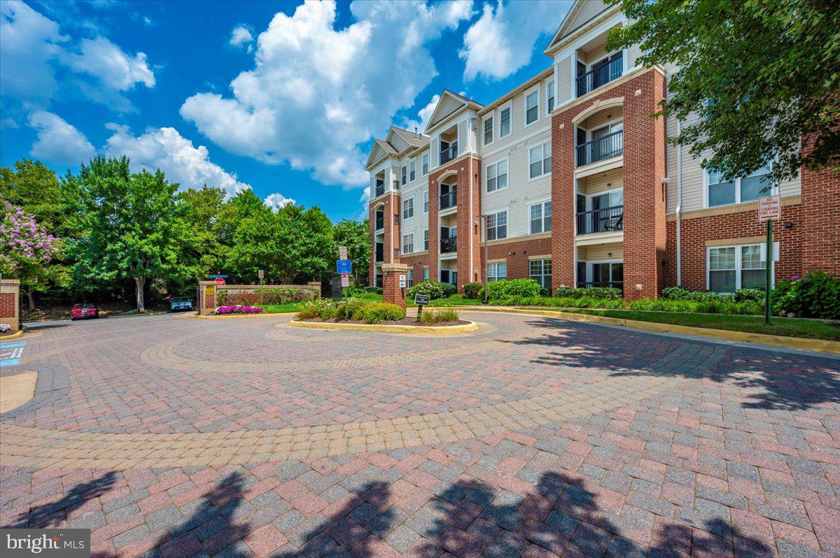 3851 ARISTOTLE CT #1-418, FAIRFAX, Virginia 22030, 1 Bedroom Bedrooms, ,1 BathroomBathrooms,Residential,For sale,3851 ARISTOTLE CT #1-418,VAFX2255592 MLS # VAFX2255592