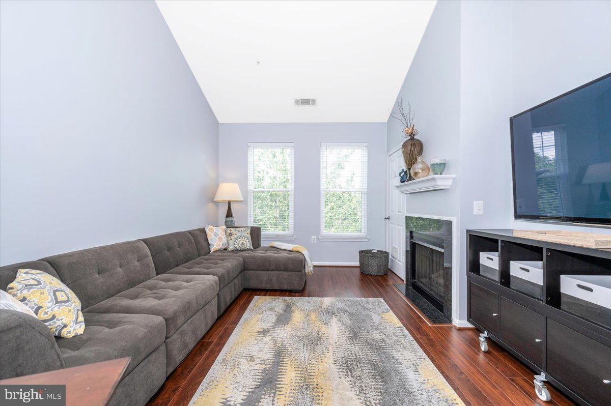 3851 ARISTOTLE CT #1-418, FAIRFAX, Virginia 22030, 1 Bedroom Bedrooms, ,1 BathroomBathrooms,Residential,For sale,3851 ARISTOTLE CT #1-418,VAFX2255592 MLS # VAFX2255592