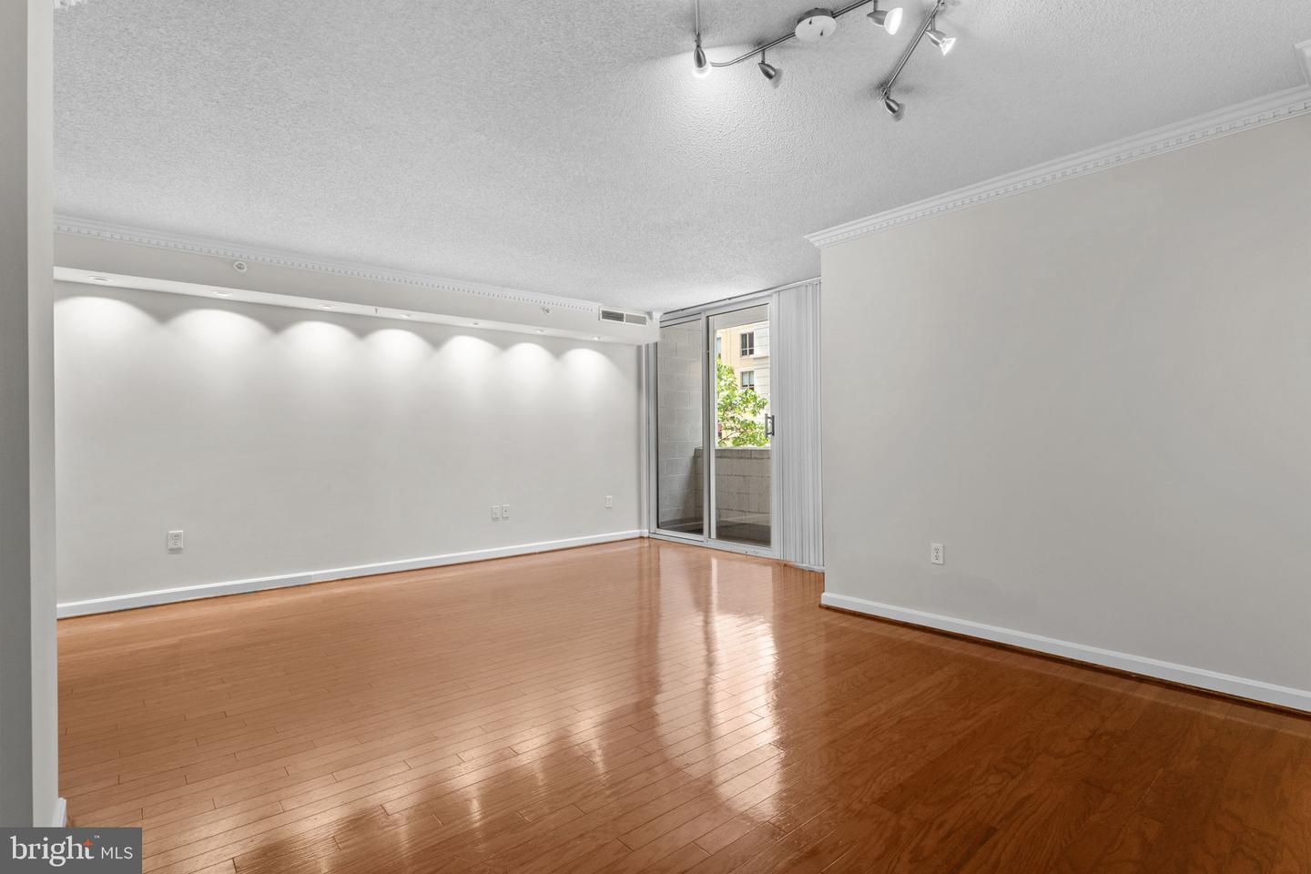 880 N POLLARD ST N #224, ARLINGTON, Virginia 22203, 2 Bedrooms Bedrooms, ,2 BathroomsBathrooms,Residential,For sale,880 N POLLARD ST N #224,VAAR2060822 MLS # VAAR2060822