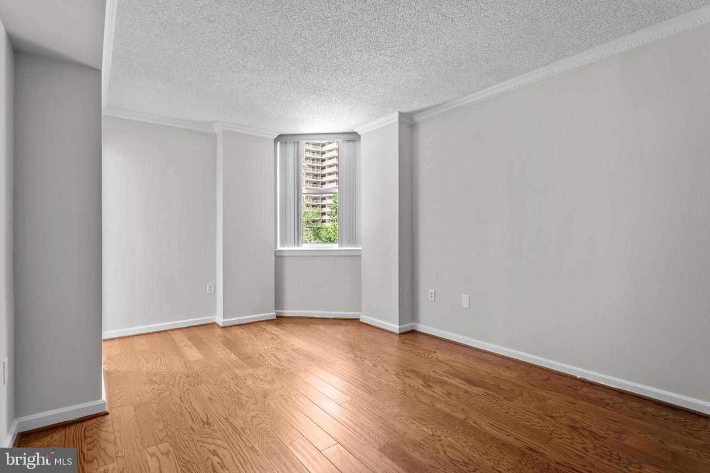 880 N POLLARD ST N #224, ARLINGTON, Virginia 22203, 2 Bedrooms Bedrooms, ,2 BathroomsBathrooms,Residential,For sale,880 N POLLARD ST N #224,VAAR2060822 MLS # VAAR2060822